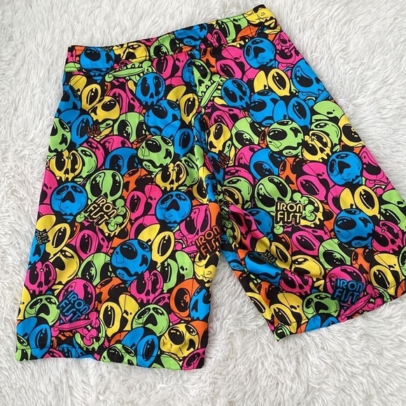 Y2K Iron Fist neon skull fighter trunks - Picture 7 of 7